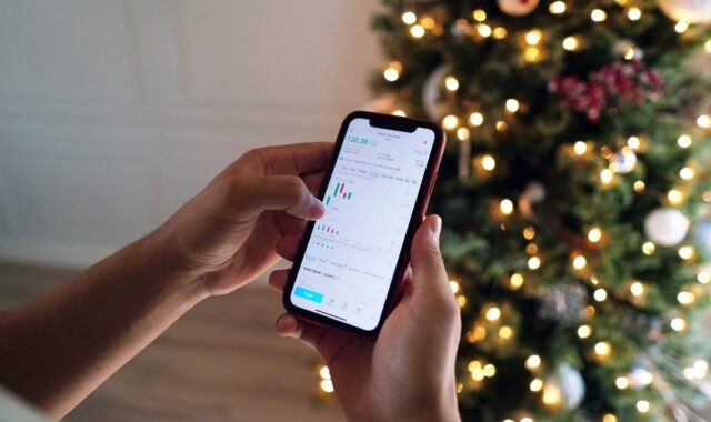 smartphone, finance, stock trading, day trading, computer, wall street, investor, money, wealth, rich, trader, day trader, investing, investment, banking, stock market, forex, sales, buying, data, research, broker, investor, trader, trader, forex, forex, forex, forex, forex, broker, broker