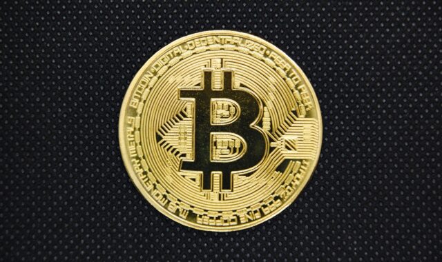 bitcoin, blockchain, currency, coin, gold, bitcoin business, bitcoin icon, safety, bitcoin wallet, bank, business, cash, bit, trade, conceptual, exchange, cryptocurrency, bitcoin, bitcoin, bitcoin, bitcoin, bitcoin